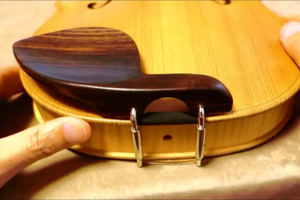 バイオリンの顎当てを楽器の内部構造から解説