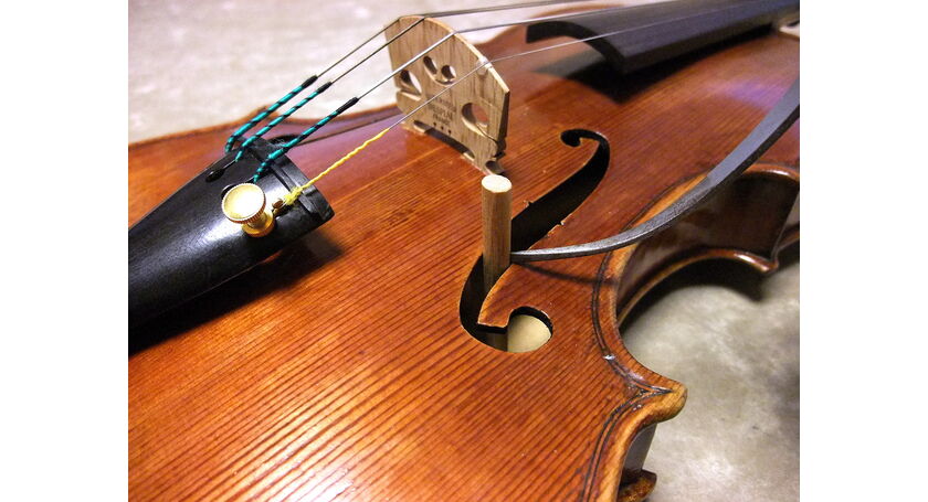 バイオリンの魂柱にキズ（割れ）があるのですが、大丈夫でしょうか？不 