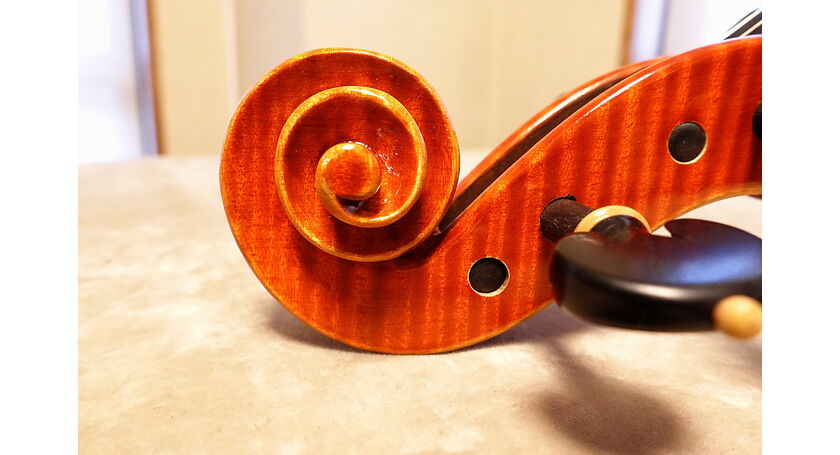 Guarneri del Gesu Model ヴァイオリン のスクロール（渦巻き）